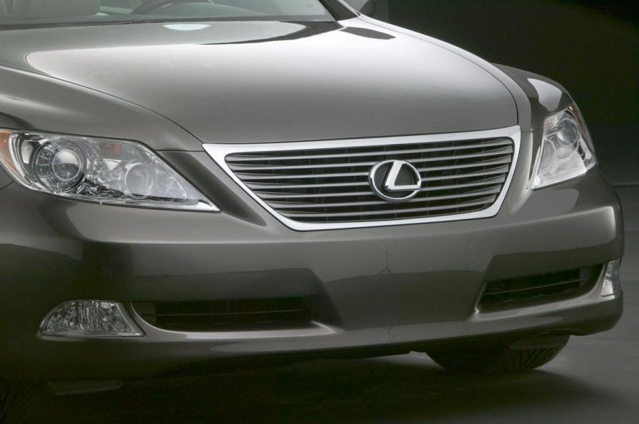  Lexus LS460 2006 года  (фото 187 из 200)